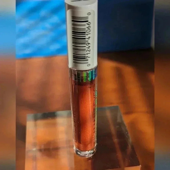 L'Oreal Brilliant Eyes Liquid Eyeshadow-Radiant Ruby (New) - Picture 9 of 10